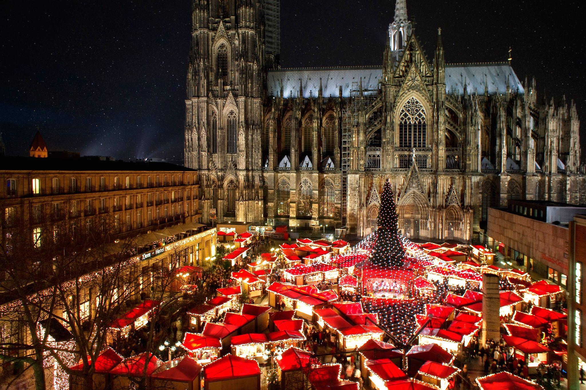 Le marché de Noël de Cologne (Allemagne) attire près de 4 millions de visiteurs chaque année.