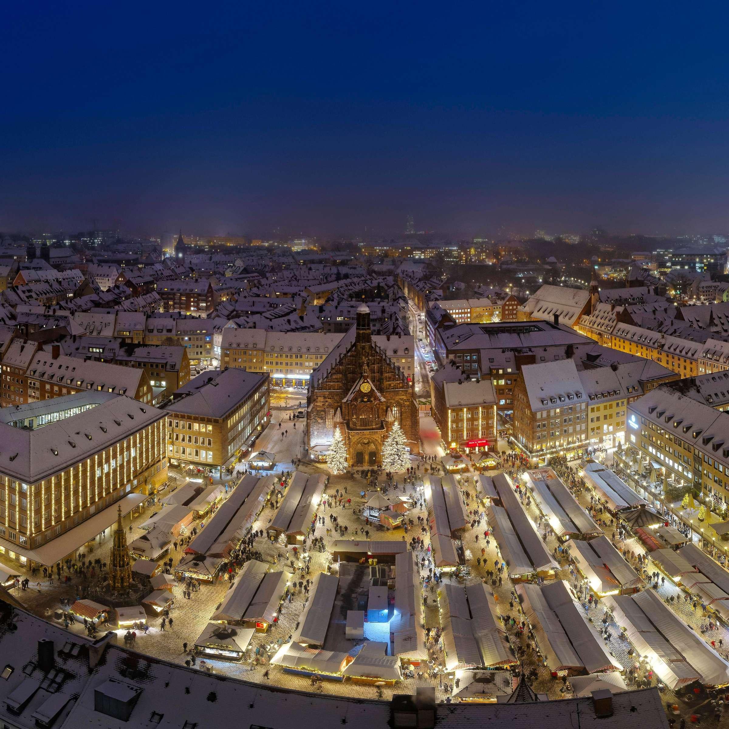 Le Christkindlesmarkt de Nuremberg et ses 180 chalets traditionnels, l'un des plus célèbres au monde.
